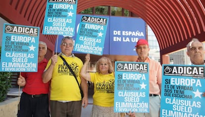 Afectats per les clàusules sòl, en una concentració.