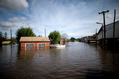 Caminos inundados en Villa Paranacito, Entre Ríos (Argentina), en 2016.