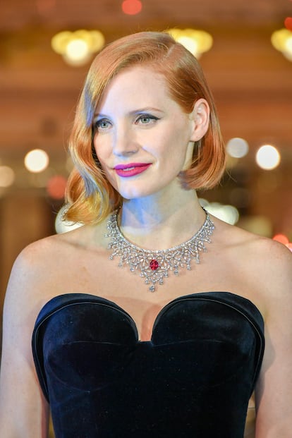 "¿Qué tiene que pasar para que los hombres y las mujeres dejemos de desafiarnos como si fuésemos rivales?".

Pablo Motos volvió a hacer de las suyas cuando Jessica Chastain visitó su plató el pasado mes de enero. La intérprete, activista por la igualdad y miembro de la Plataforma Time's Up, reaccionó de forma amable y para hacer entender al conductor que el feminismo no es una lucha de sexos, le pidió un abrazo y le dijo: "¡No somos rivales! Tú y yo no estamos aquí rivalizando". Tras el achuchón dijo:  "Para que eso termine creo que lo que tendría que ocurrir es que haya más mujeres en puestos de liderazgo, para que ese liderazgo se pueda compartir. Eso ayudaría mucho. Todos los hombres que yo conozco apoyan evidentemente que las mujeres tengan una profesión, saquen adelante a sus familias y se ganen la vida. Así que no creo que nos quede tanto".