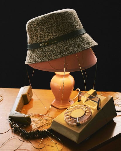 Las incondicionales del sombrero como accesorio definitivo de estilo necesitan el Anagram Bucket de Loewe, por su indiscutible diseño.

390€

 