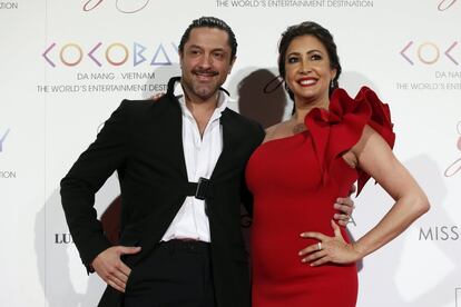 María Bravo es anfitriona de la gala junto a Eva Longoria. En la imagen, Bravo junto al bailarín Rafael Amargo posan a su llegada a la Global Gift Gala Madrid 2017, celebrada en el Teatro Real. .