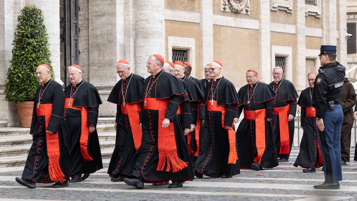 La fecha del cónclave para la elección del Papa será el 7 de mayo