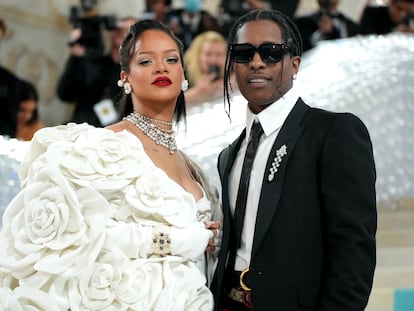 Rihanna y A$AP Rocky en la gala Met de 2023, dedicada al diseñador Karl Lageferld, el pasado 1 de mayo en Nueva York.