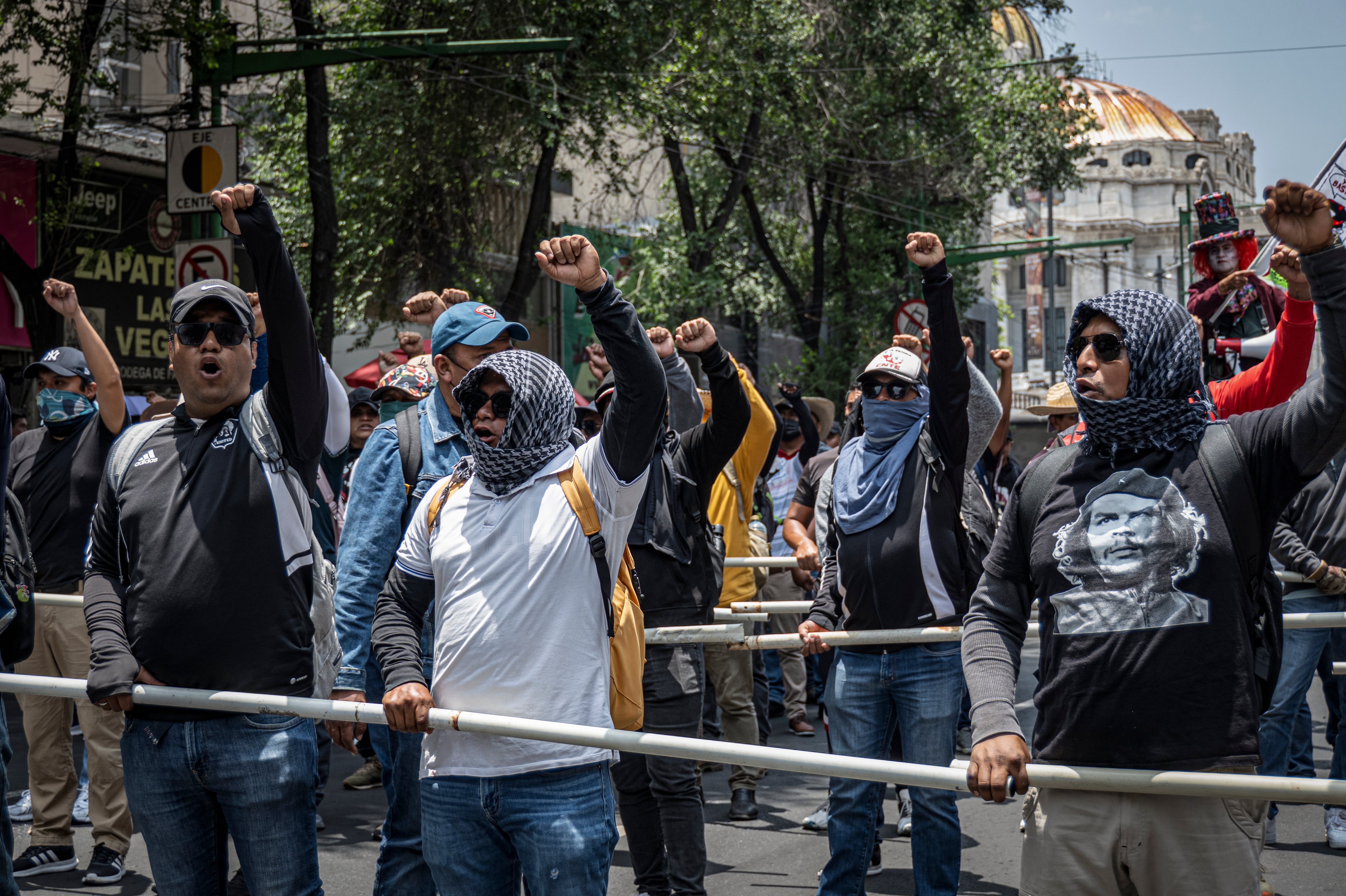 Fracasa la reunión contra reloj entre la CNTE y el Gobierno para evitar las protestas del Mundial