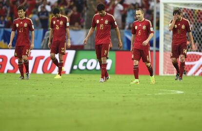 Silva, Busquets, Diego Costa Iniesta y Xabi Alonso, tras encajar un gol.