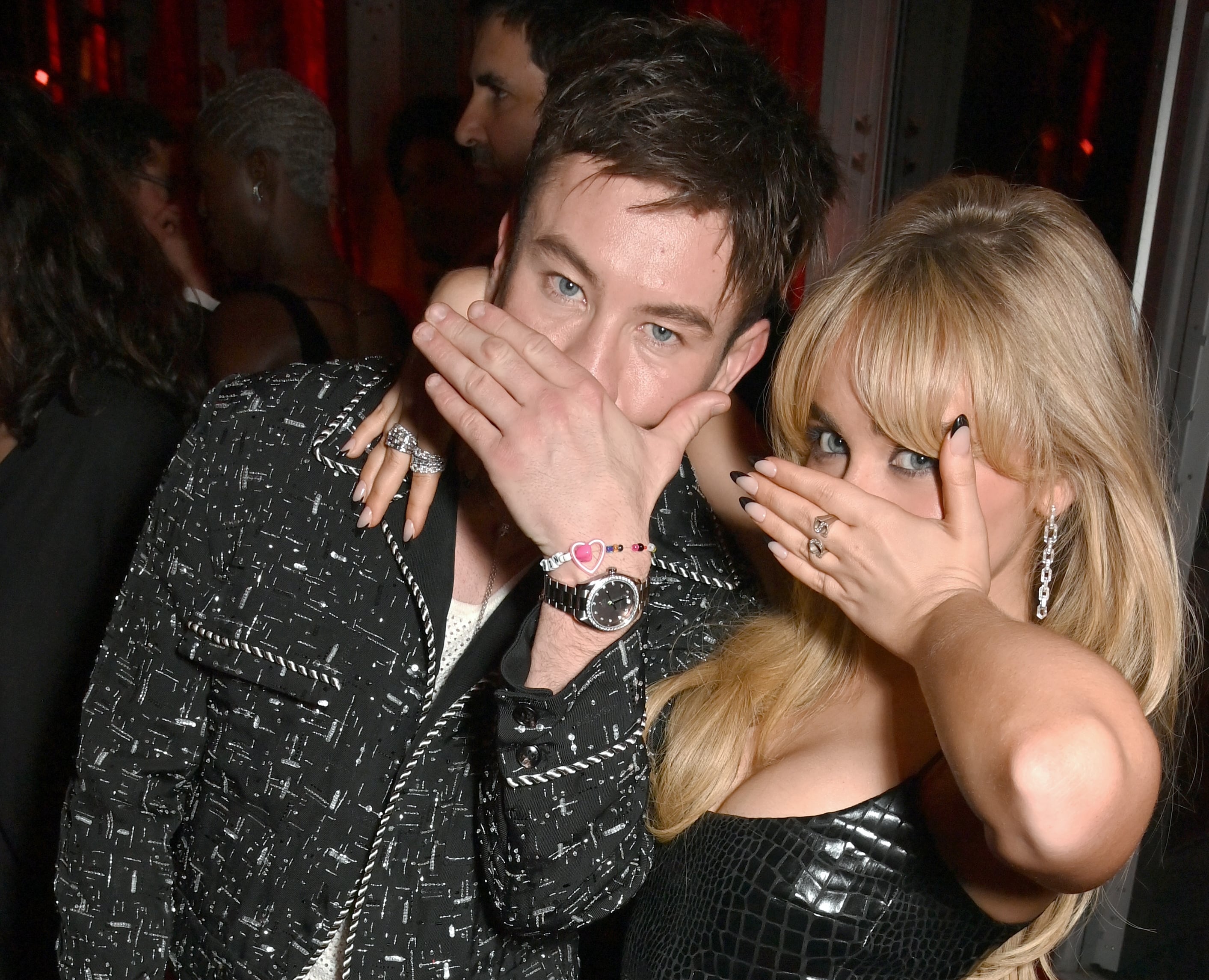 Barry Keoghan denuncia el acoso tras su ruptura con Sabrina Carpenter: “He recibido mensajes que ninguna persona debería leer jamás” 1 Barry Keoghan y Sabrina Carpenter en la fiesta posterior a los Oscar organizada por Vanity Fair el 10 de marzo de 2024 en Beverly Hills (California).