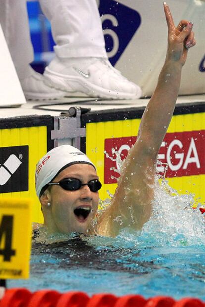 Belmonte celebra su triunfo en los 400 metros libres.