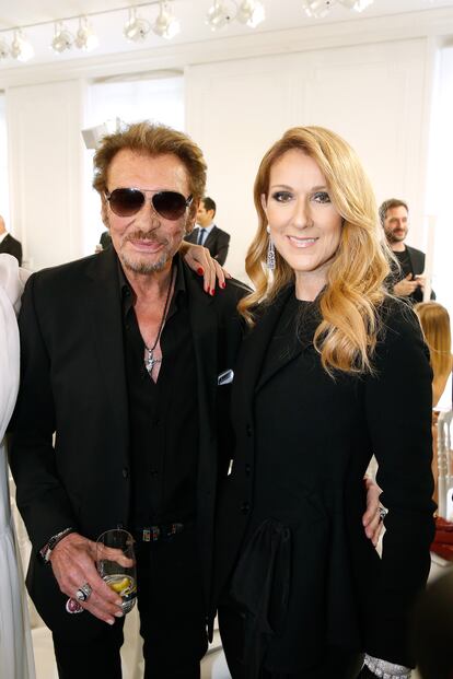 Johnny Hallyday y Celine Dion en un desfile de Christian Dior Haute en París en el verano de 2016.