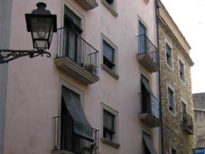 Fachada del hotel Històric, en el <i>call</i>, el barrio judío de Girona, cerca de la catedral.