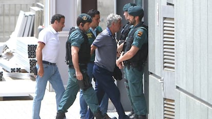 El presidente de la Federacion Espa&ntilde;ola de Futbol, Angel Maria Villar durante el registro en la sede de la misma.