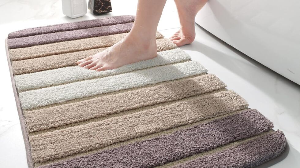 Alfombra de varios tamaños para el baño.