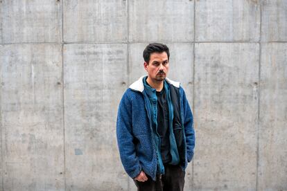 Álvaro Campos en la biblioteca municipal de Pudahuel.