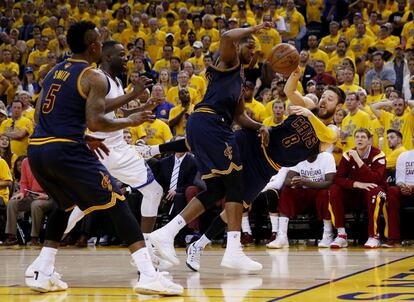 La actuación de Matthew Dellavedova fue providencial.