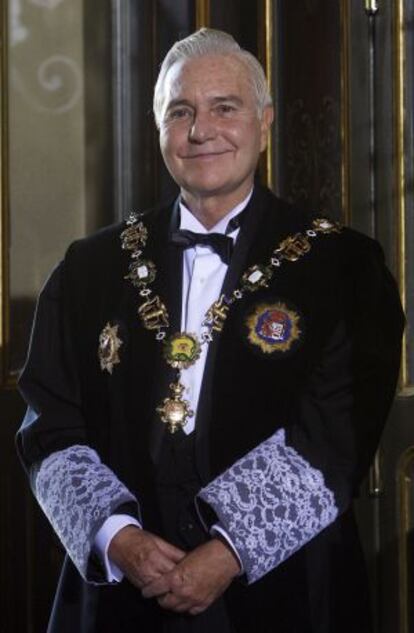 Chief Justice Carlos D&iacute;var during his swearing-in ceremony in 2008.