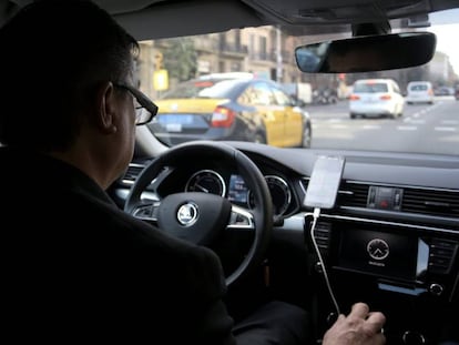 Un dels conductors de Cabify en la seva tornada a Barcelona.