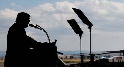 Donald Trump pronuncia un discurso en la base de Sigonella (Sicilia).