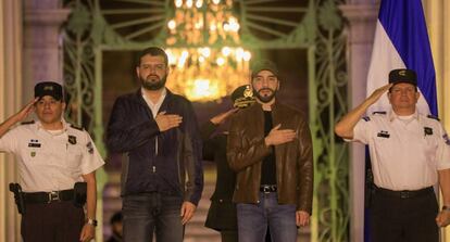 El presidente de El Salvador, Nayib Bukele (segundo desde la derecha).