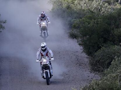 Motoristas en el Dakar.