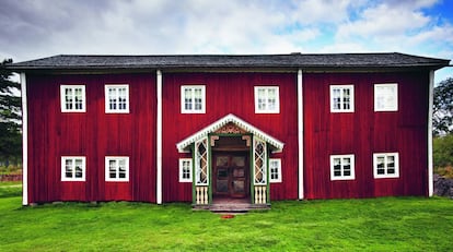 Fachada de la granja de Erik-Anders, en S&ouml;derala, en la regi&oacute;n sueca de H&auml;lsingland. 