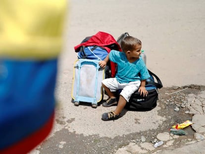 Garoto venezuelano próximo ao controle de fronteira em Pacaraima (RR), nesta segunda-feira (20)
 
 