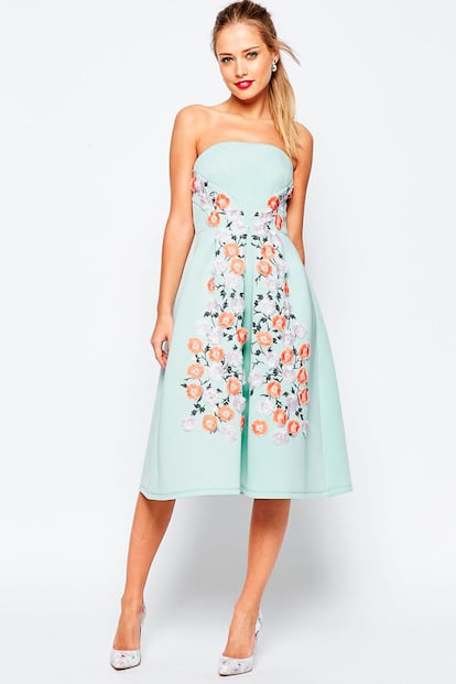 Palabra de honor con flores, de Asos Salon (139,99 euros).