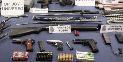 Parte del material incautado en la operación.