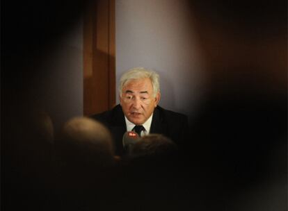 Dominique Strauss-Kahn durante su intervención, ayer en Viena.