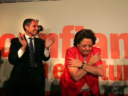 Francisco Camps y Rita Barberá celebraron anoche la victoria en una sala de fiestas de Valencia.