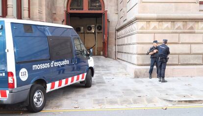 Agents de la Policia Nacional, al TSJC.