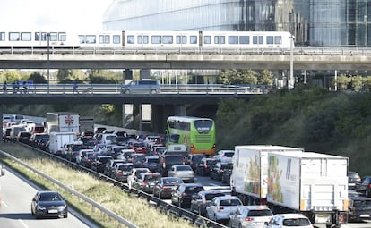 Un atasco a las afueras de Copenhague, capital de Dinamarca.