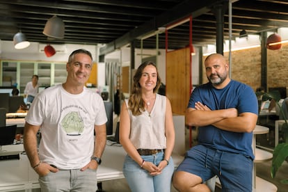 De izquierda a derecha: Francesc Font,  Beatriz Mesas y Joaquim Mach, confundadores de Incapto, en una imagen cedida.
