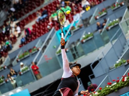 Naomi Osaka, este jueves en el estadio Manolo Santana durante su partido contra la rusa Liudmila Samsonova en el Mutua Madrid Open.