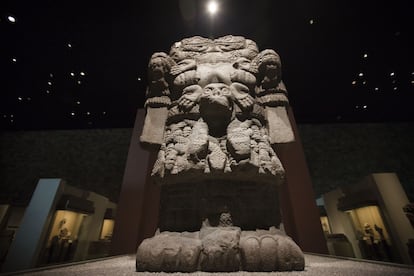 La escultura de la Coatlicue en la sala Mexica del Museo Nacional de Antropología e Historia en Ciudad de México.