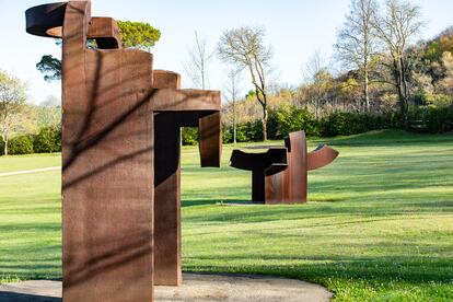 Dos esculturas de Chillida Leku