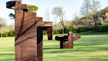 Dos esculturas de Chillida Leku