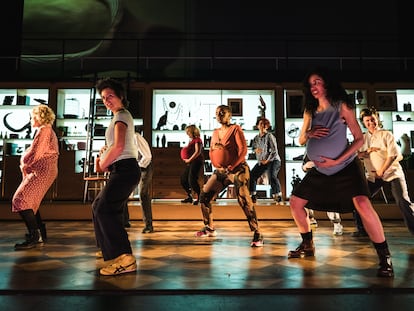 Ensayo del espectáculo 'Lengua madre', de Lola Arias, en el teatro Valle Inclán de Madrid.