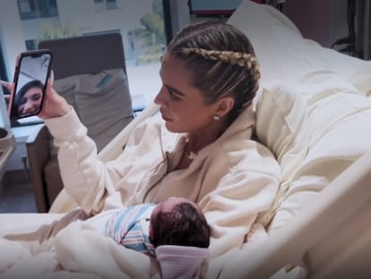 Khloé Kardashian junto a su hijo, nacido por vientre de alquiler, en un momento del reality 'Las Kardashians'