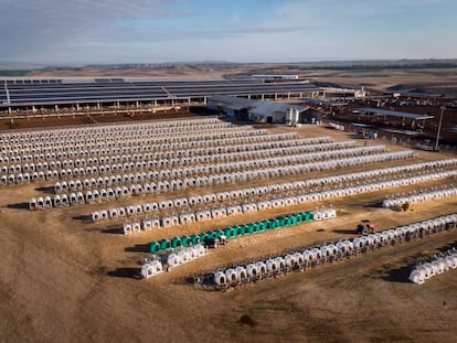 Vista aérea de las instalaciones de la macrogranja de Caparroso (Navarra), difundida por Greenpeace