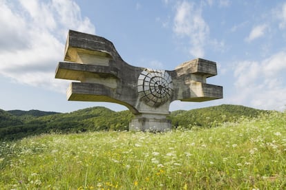 Josip Tito, presidente de Yugoslavia hasta su muerte, inauguró en 1967 este monumento en la ciudad croata de Podgarić.