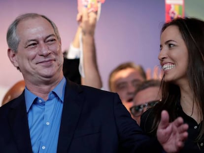 Ciro Gomes ao lado de sua esposa, Giselle Bezerra.