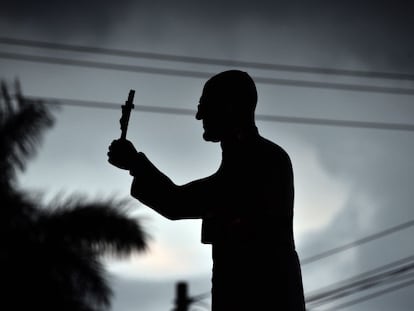 Estatua en El Salvador de monse&ntilde;or Romero