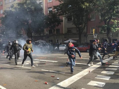 Altercados entre Mossos y Boixos el 28 de octubre cerca del Camp Nou.