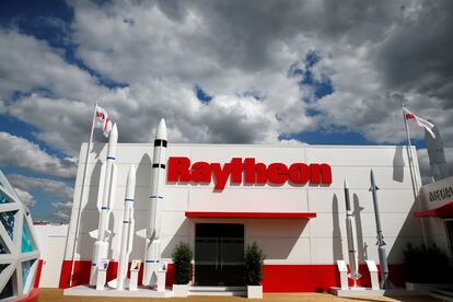 Expositor de Raytheon en la feria aeronáutica de Le Bourget (cerca de París) en 2019.