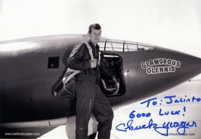 Audaz aviador, as de caza con 13 derribos de aeroplanos alemanes en la II Guerra Mundial, combatiente en Vietnam y osado piloto de pruebas, el general del arma aérea estadounidense Chuck Yeager (Myra, Virginia, 1923) es una leyenda viviente de la historia de la aviación.