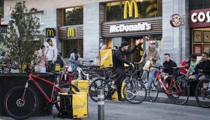 Repartidores de Glovo, en Barcelona.