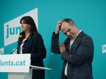 El secretario general de Junts, Jordi Turull y la presidenta de Junts, Laura Borràs, durante la rueda de prensa en la que anunciaron la salida de Junts del Govern.