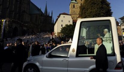 Benedicto XVI ofrecerá hoy una misa multitudinaria a los católicos de esta localidad alemana, en una nueva jornada de su primer viaje oficial a su país natal.