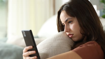Las rupturas por WhatsApp, “el acto más cruel que se ha normalizado en el amor”