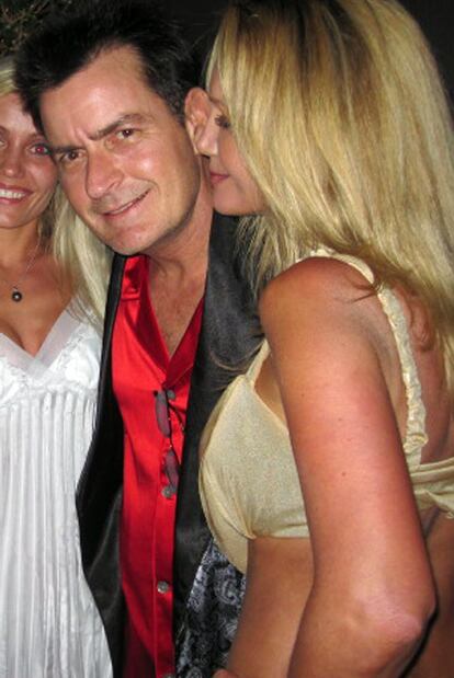 Charlie Sheen, en la mansin Playboy en octubre de 2010.