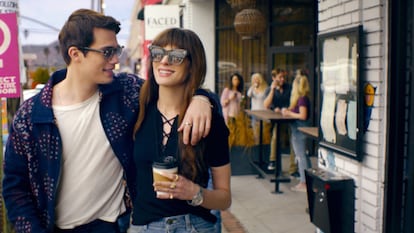 Nicholas Galitzine y Anne Hathaway